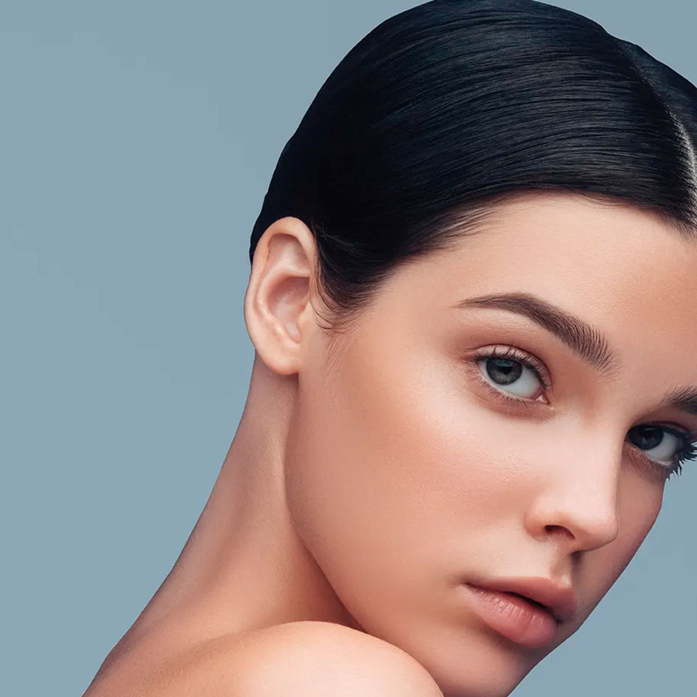 Покоряйте взглядом: все об уходе за нежной кожей вокруг глаз